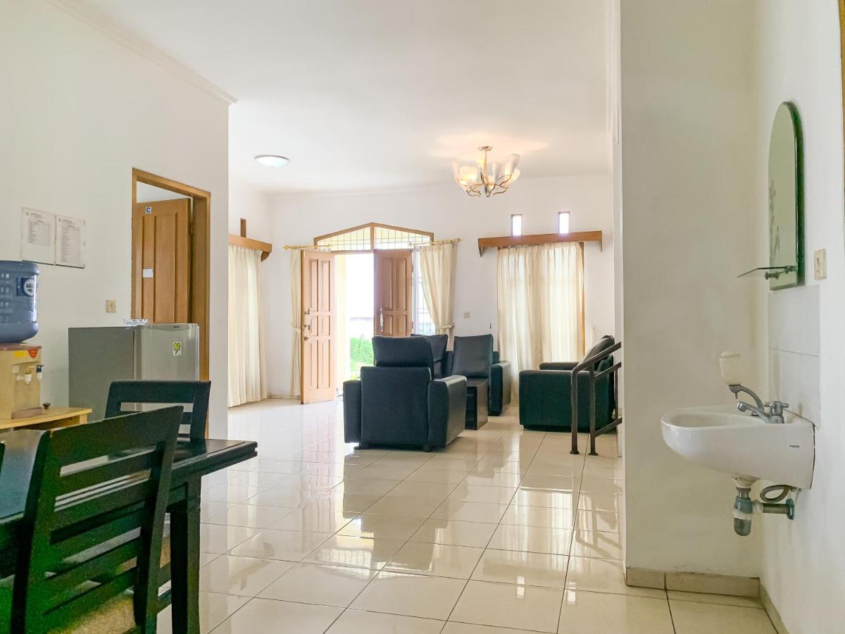 Beranda Istirahat Villa 4Br At Galaxy Resort Puncak Cikundul Extérieur photo